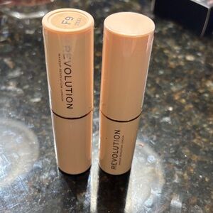 Revolution Cream Concealer Stick in Light Beige (F9)